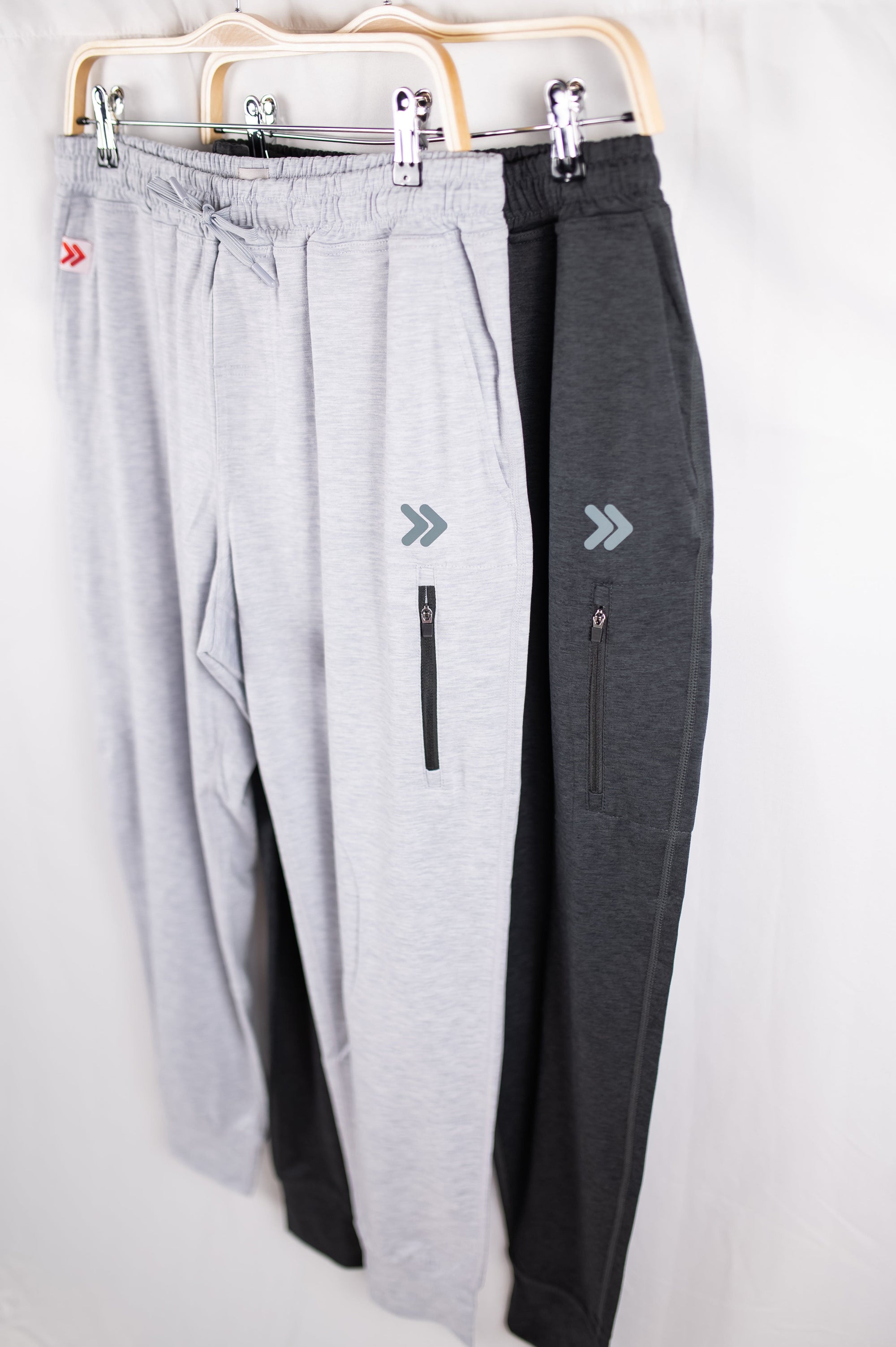 MOVE sport apparel Men's Essential Jogger Black Label