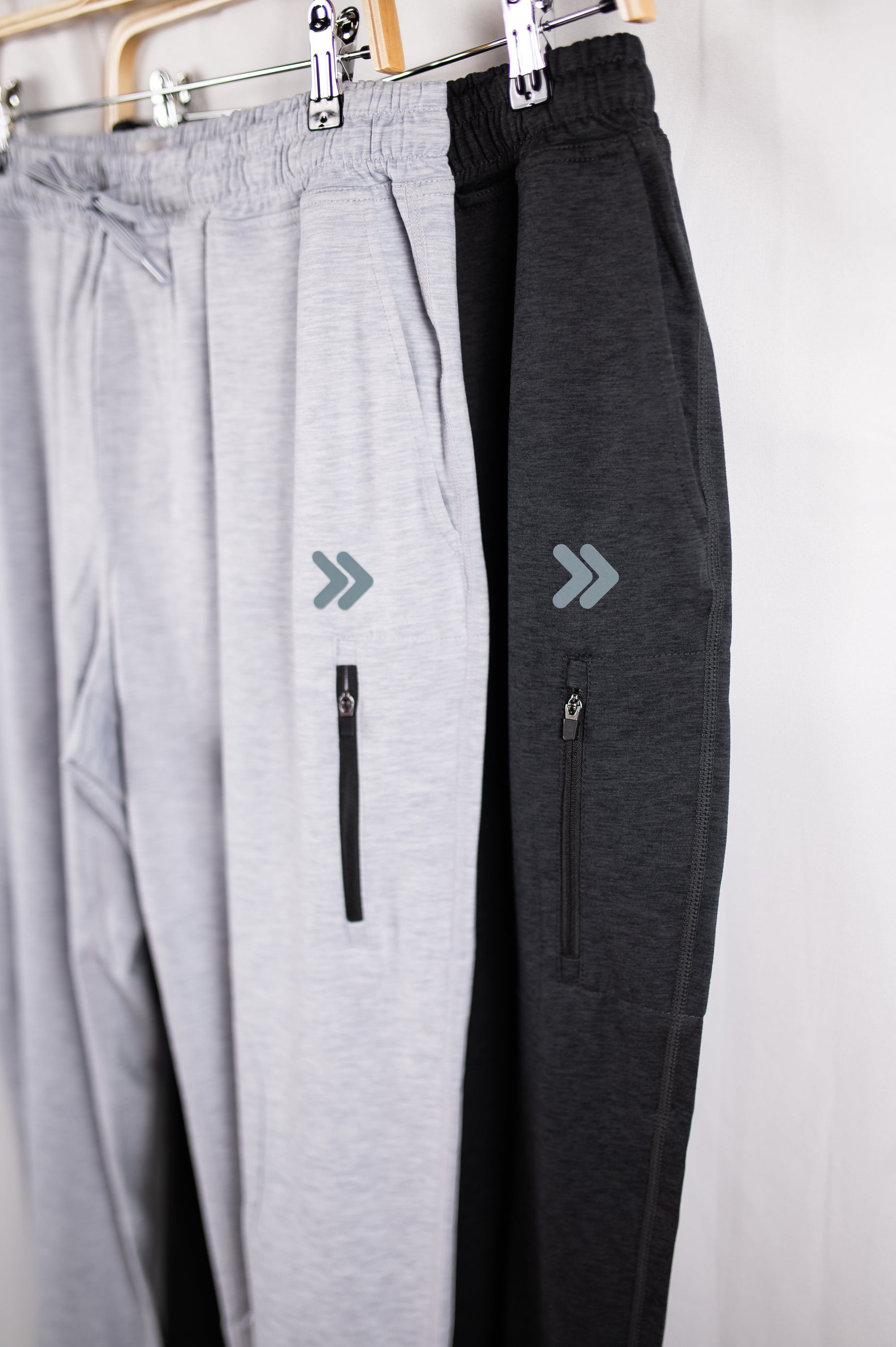 MOVE sport apparel Men's Essential Jogger Black Label