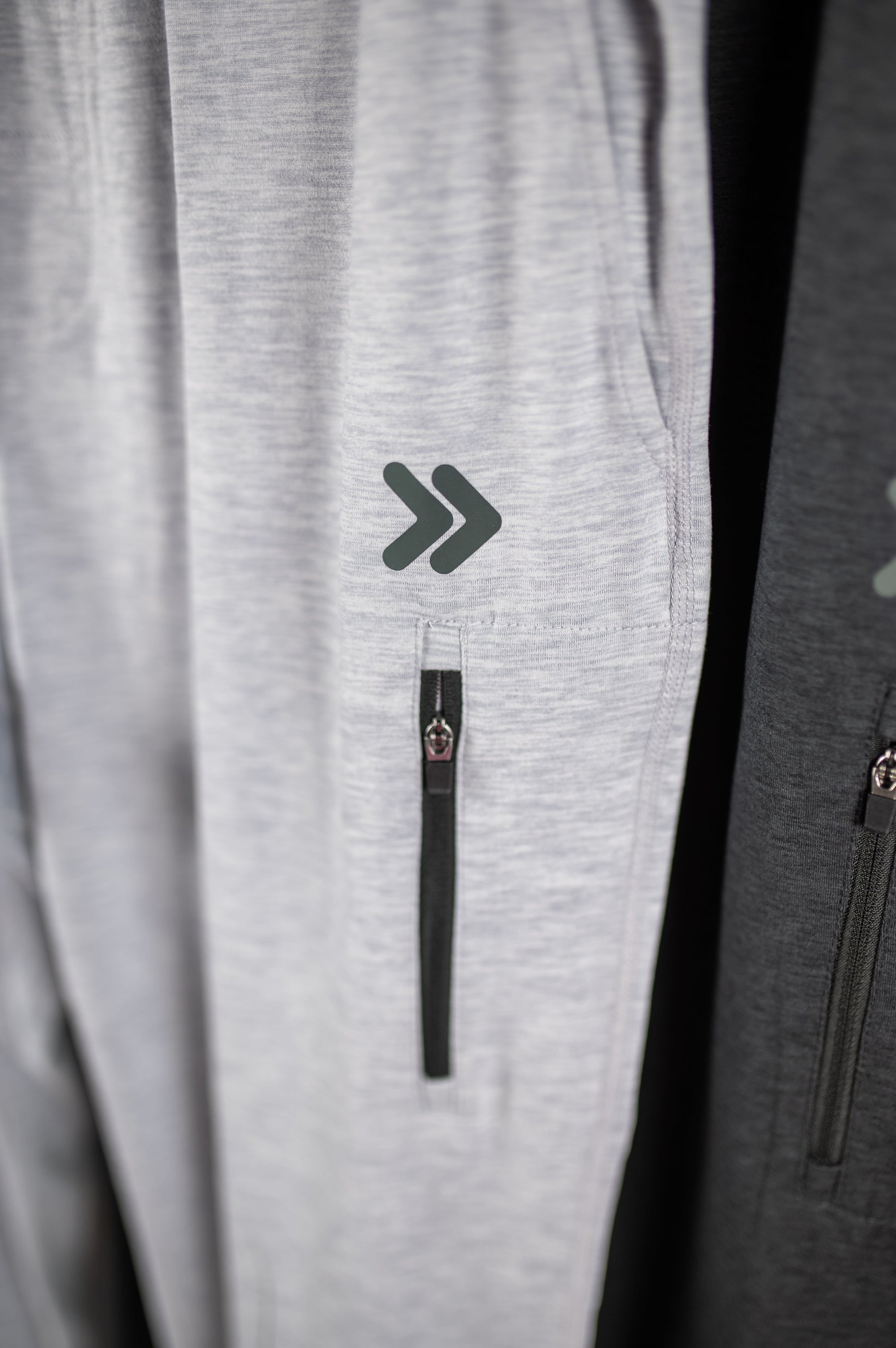 MOVE sport apparel Men's Essential Jogger Black Label