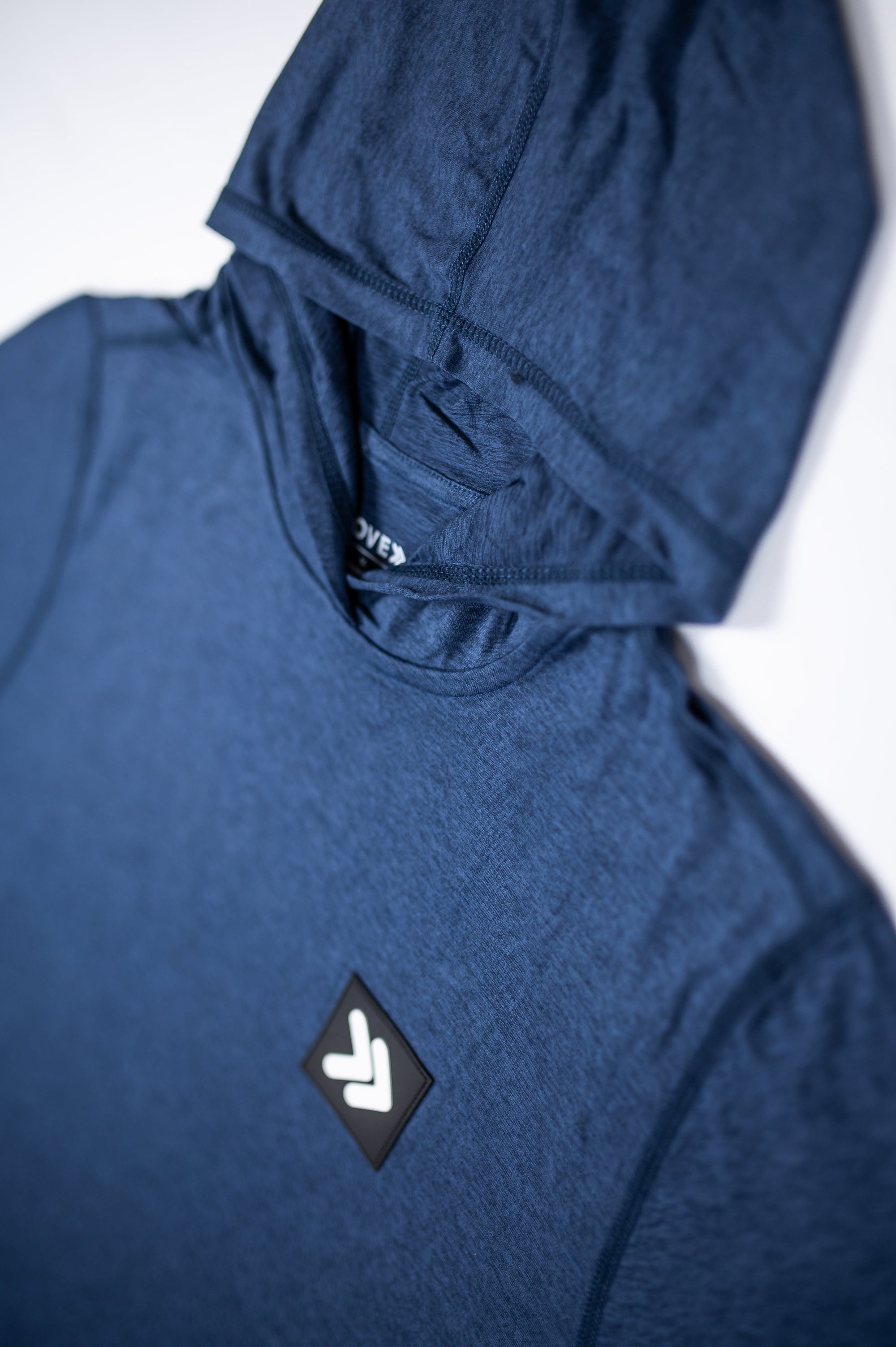 MOVE sport apparel MENS ESSENTIAL LIGHTWEIGHT SUN HOODIE - PAGEANT BLUE