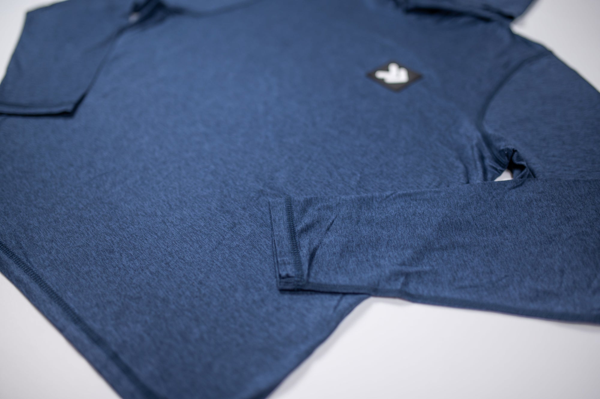 MOVE sport apparel MENS ESSENTIAL LIGHTWEIGHT SUN HOODIE - PAGEANT BLUE