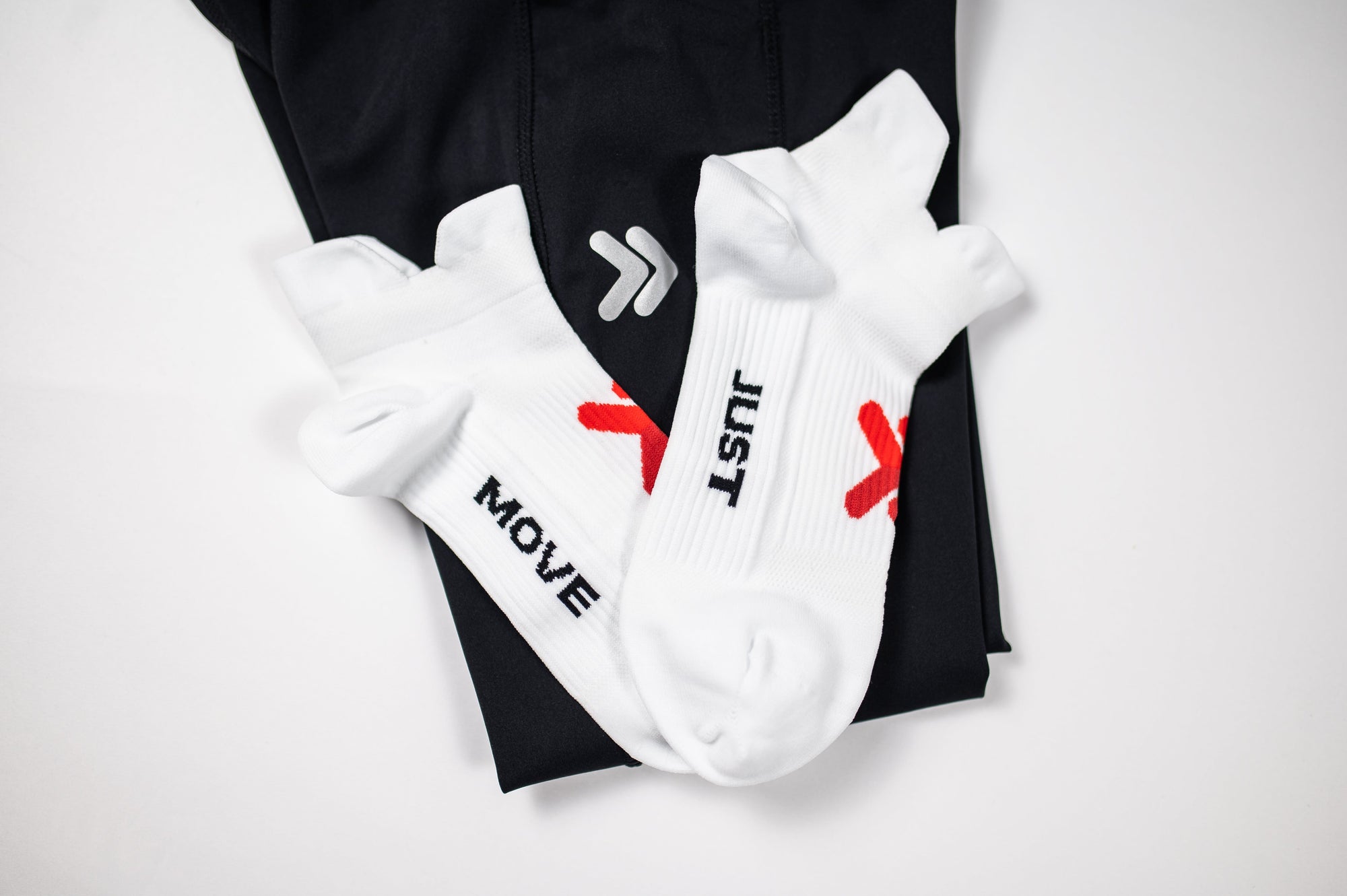 MOVE sport apparel Midweight no-show socks