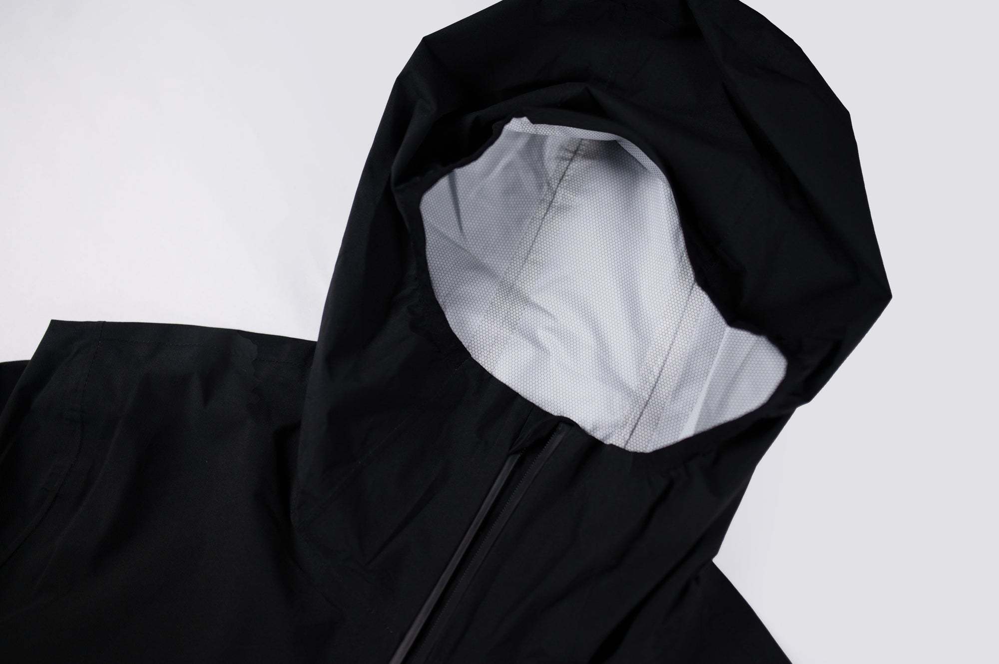 MOVE sport apparel Women’s AquaLight Packable Jacket