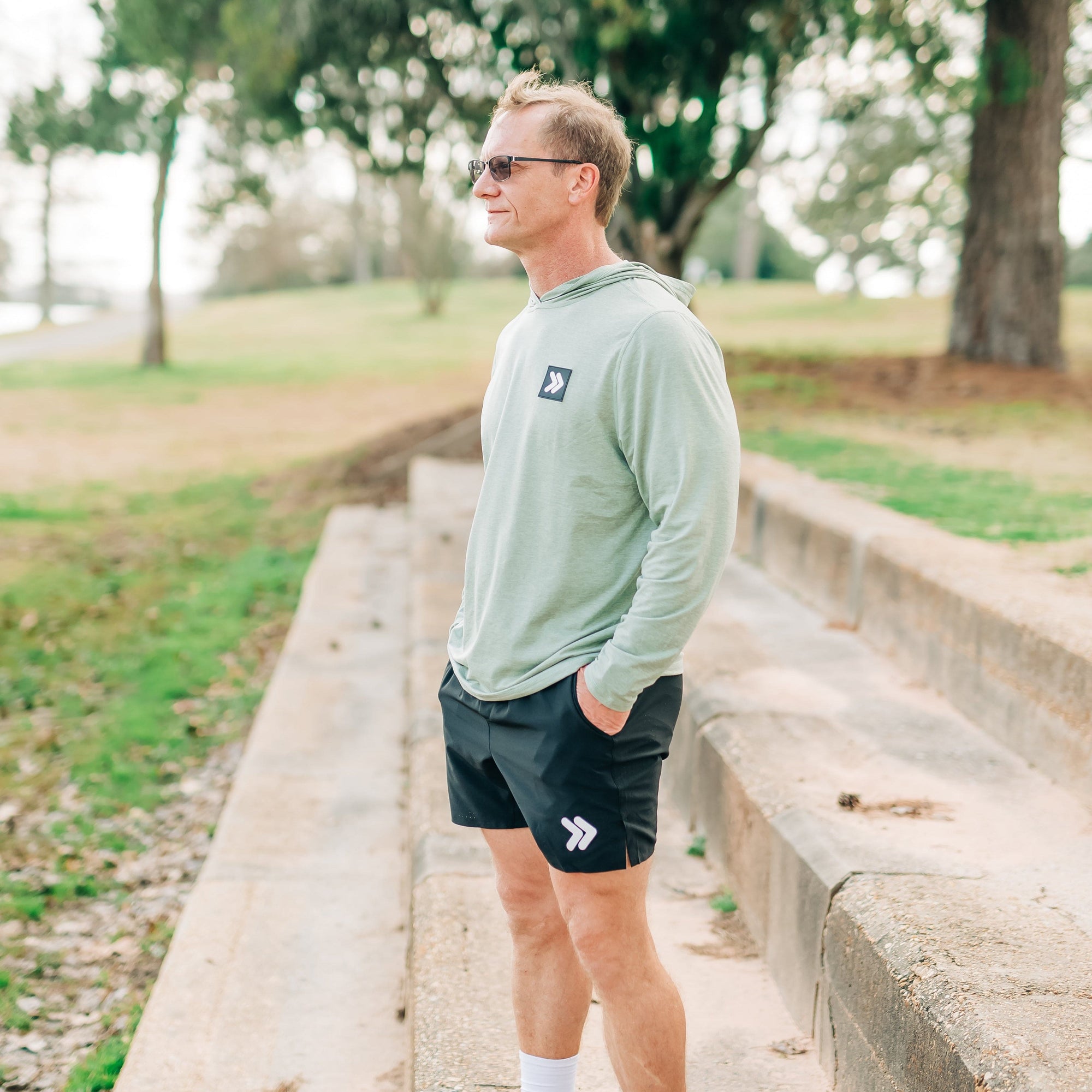 MOVE sport apparel Men’s Essential Lightweight Sun Hoodie