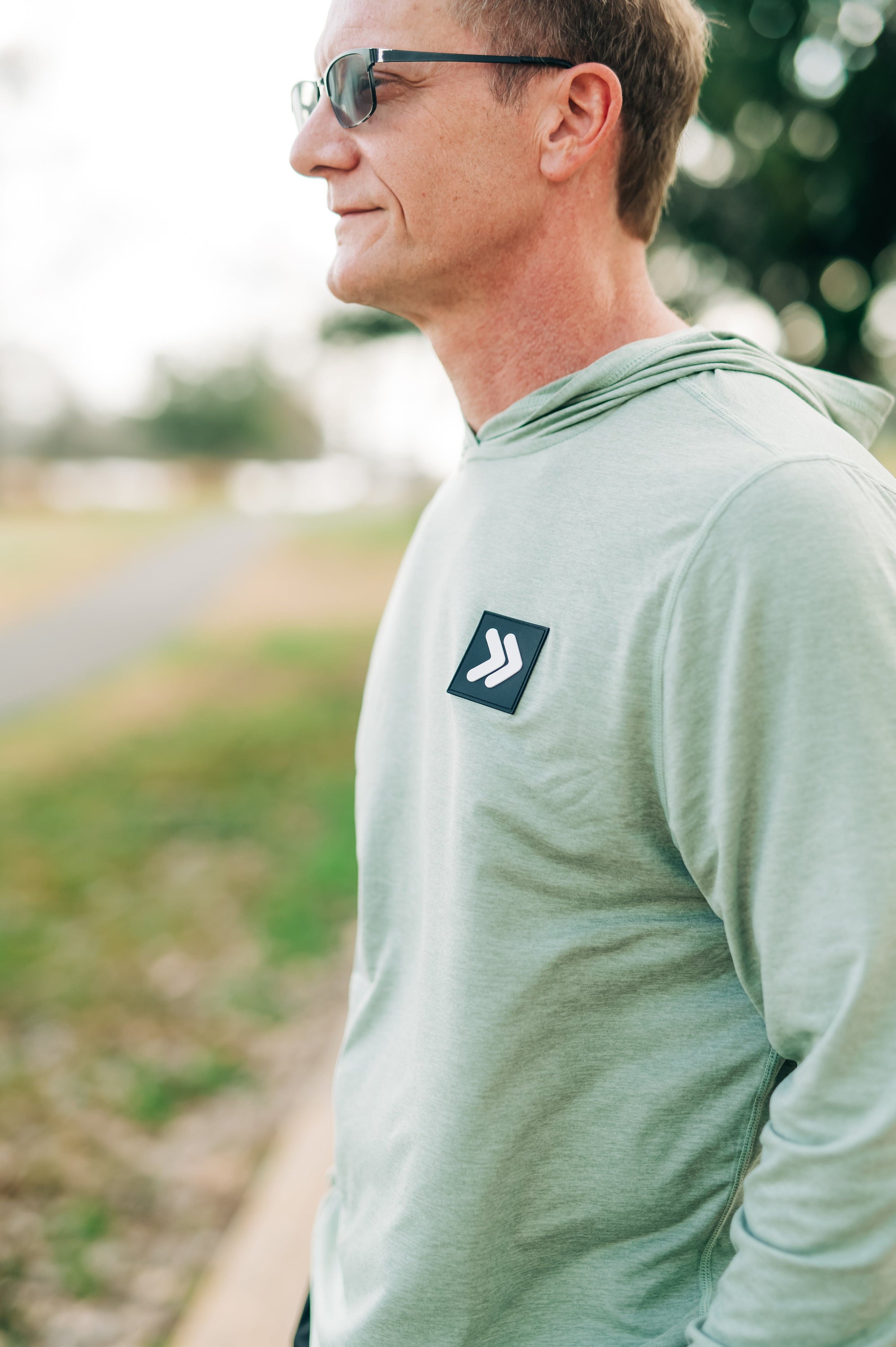 MOVE sport apparel Men’s Essential Lightweight Sun Hoodie