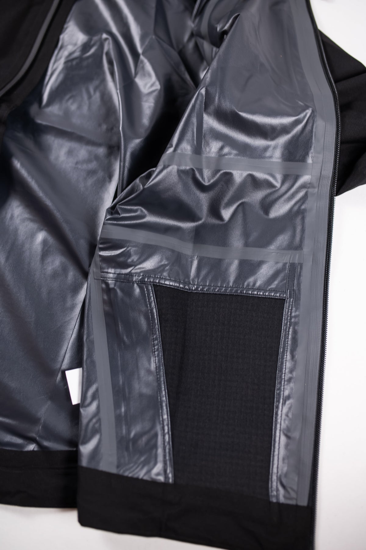 Original MOVE Sport Apparel women’s waterproof jacket product detail.